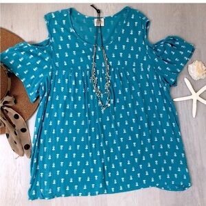 Beachy Boho Blue Cold Shoulder Top Size Large